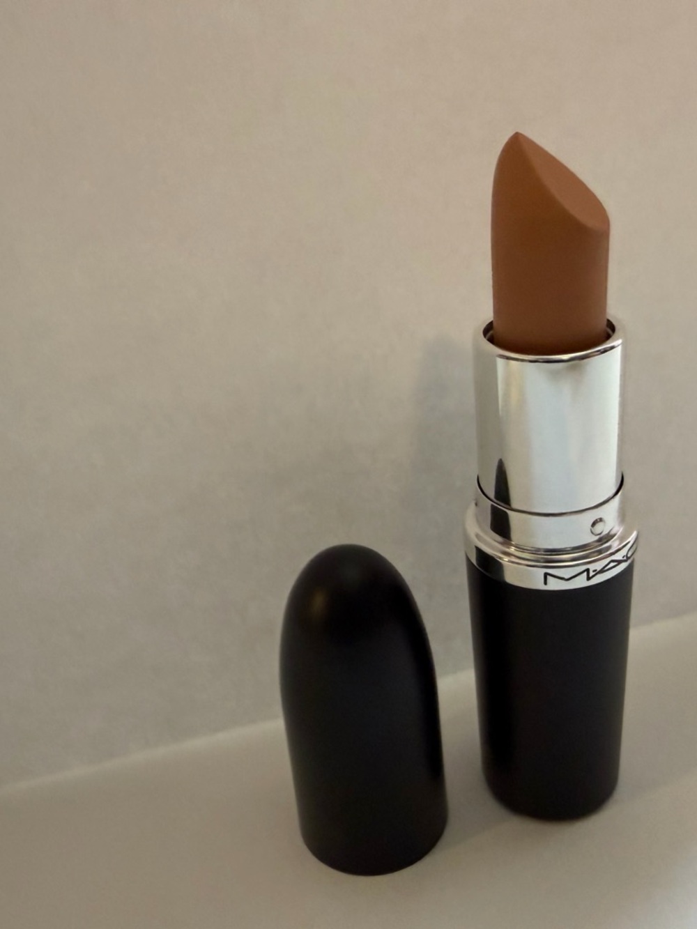 MAC Cosmetics Warm Nude Lipstick in Peachstock